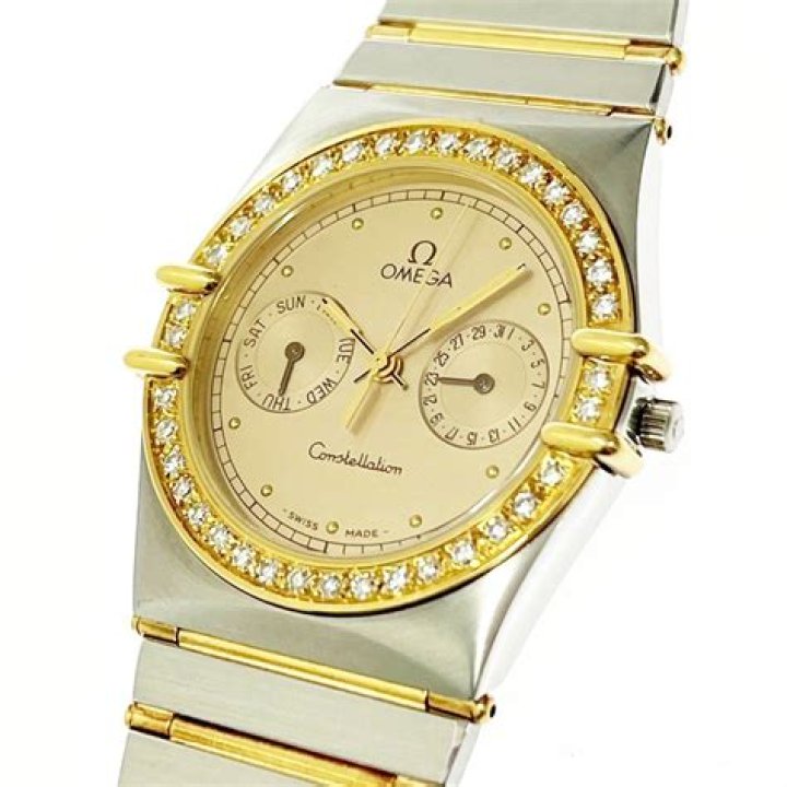 Lucy Hale Relationships Over The Years : Is Lucy Hale Dating in 2023? - SarkariResult