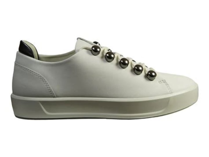 Sade Adu Net Worth : Details About Age, Income, Movie, Career, Assets, Cars - SarkariResult