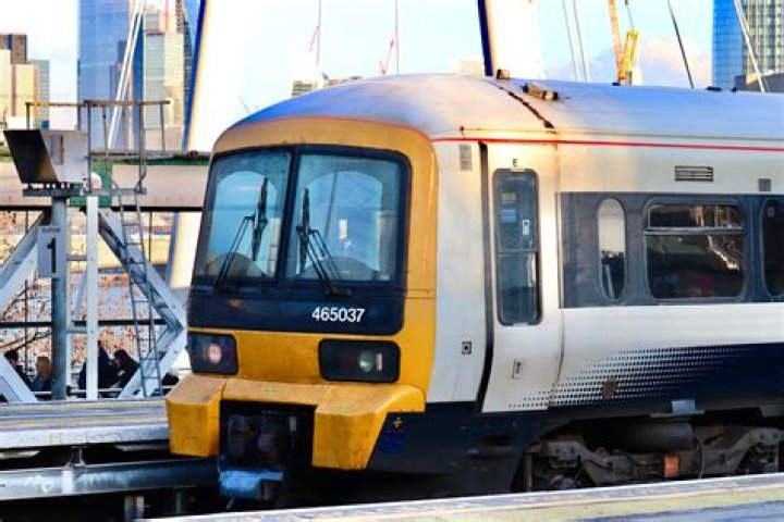 Yasmeen Ghauri Net Worth: Details About Cars, Earnings, Modeling, Career - SarkariResult