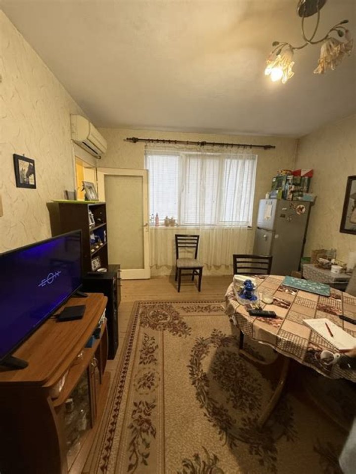 Lessons In Chemistry Episode 5 Release Date : Spoilers, Streaming, Recap, Schedule & Where To Watch? - SarkariResult