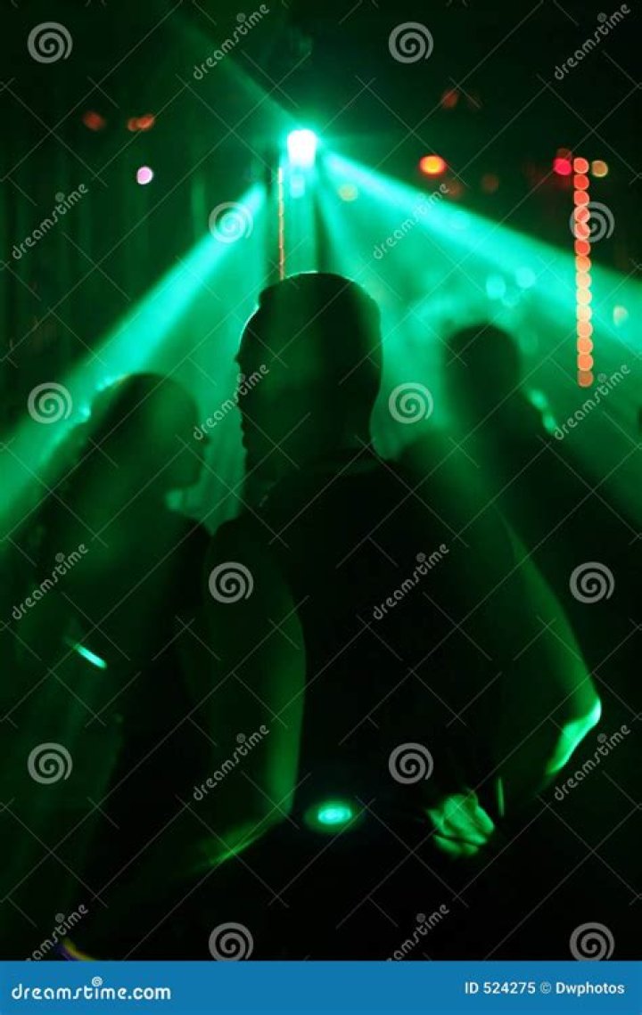 How to Fix / Solve: "Discord Member List Not Showing" Error - SarkariResult