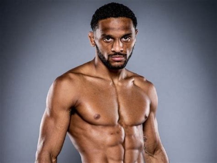 
AJ McKee Wife 2022: Is He Married To Alisia Vittoria? Their Relationship And Family Explored 