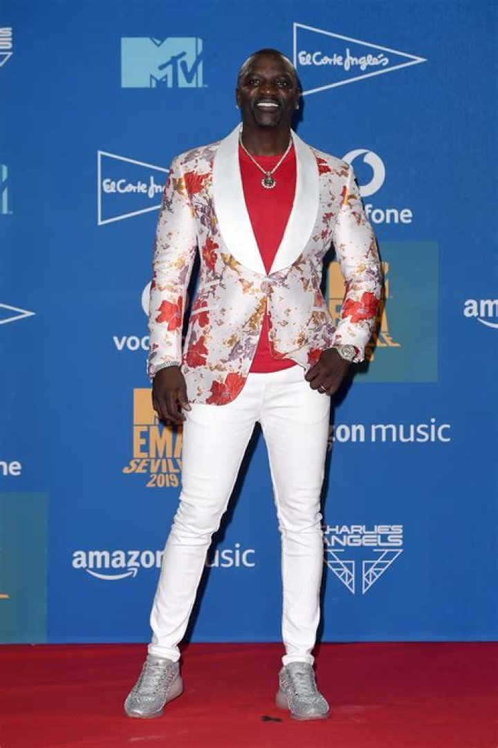 Akon Height, Weight, Body Measurements, Shoe Size