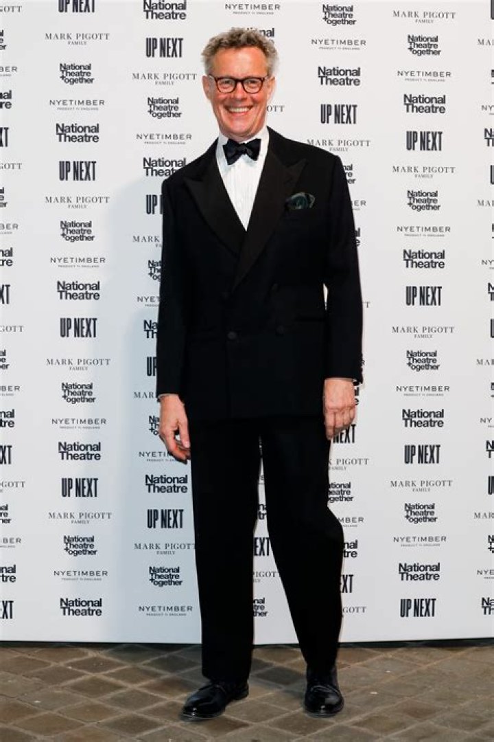 Alex Jennings Net Worth