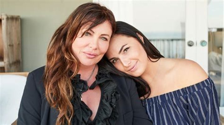 Annaliza Seagal Age, Height, Net Worth, Career, Parents, Family, Facts, Wiki-bio