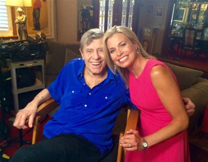 Anne Marie Green Husband: CBS News, Net Worth, Age, Bio, Wiki, Weight Loss, and Daughter