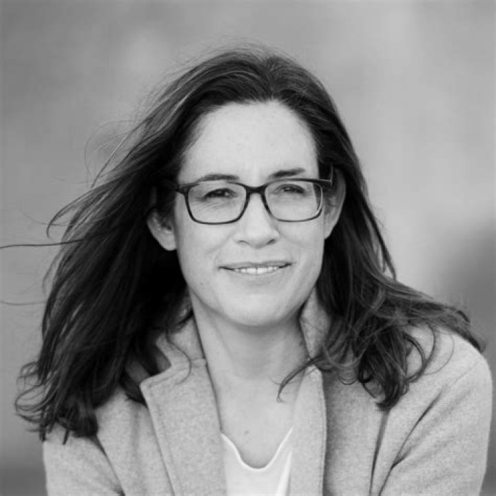 Annie Murphy Paul Net Worth