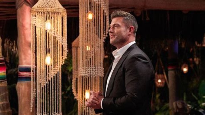 
‘Bachelor in Paradise’ Recap: An OG Couple Crumbles as One Woman Secretly Leaves the Beach 