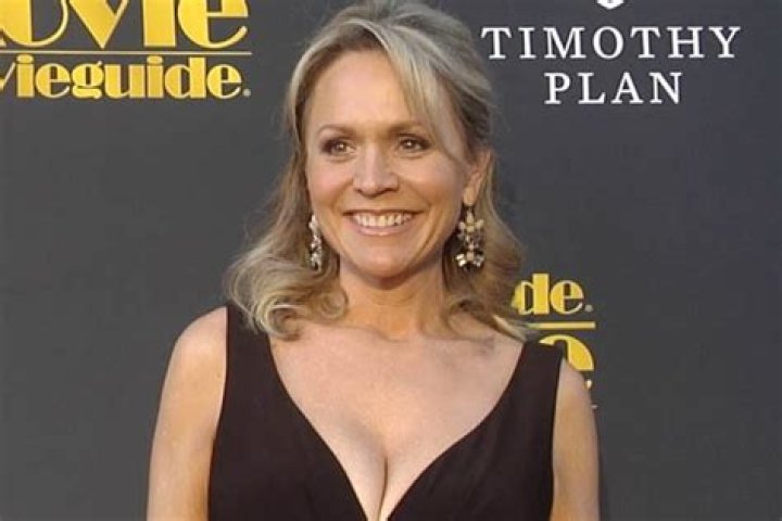 Barbara Alyn Woods Net Worth