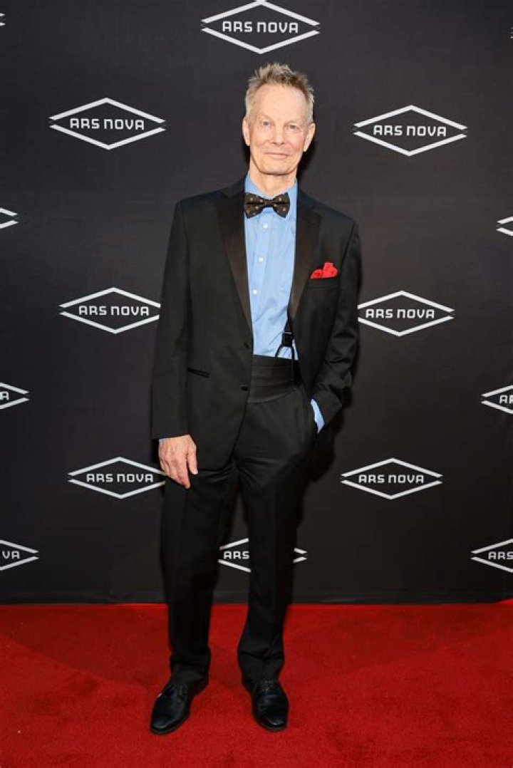 Bill Irwin Net Worth