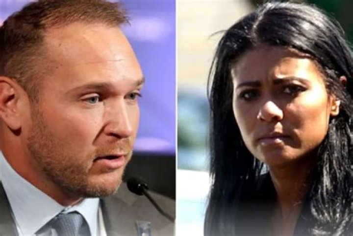 
Brian Urlacher Baby Mama – Meet Tyna Robertson On Instagram 