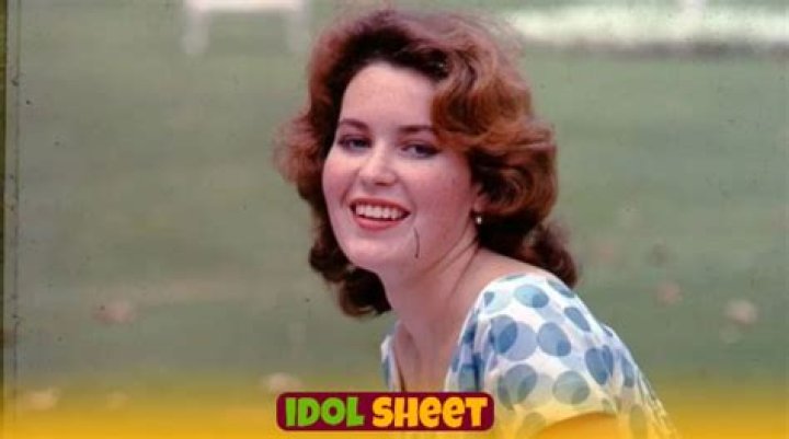 Bronwyn FitzSimons Net Worth