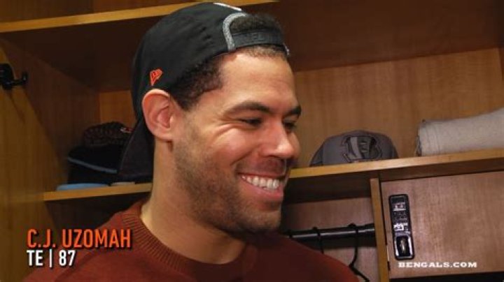 C.J. Uzomah Contract, Age, Real Name, 40 Time, Draft, Mom, Height, Parents, PFF