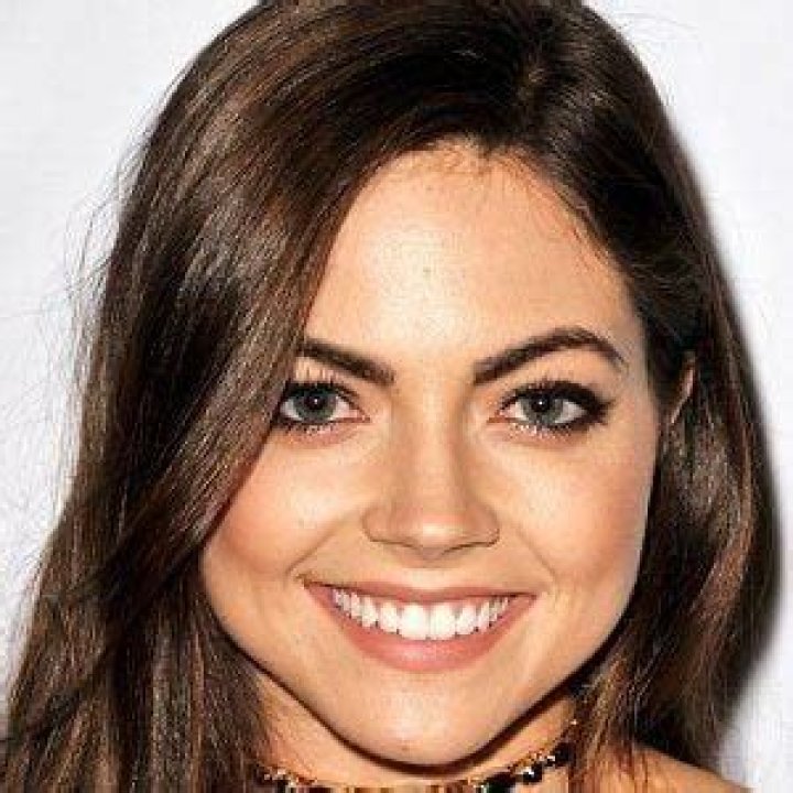 Caitlin Carver Net Worth