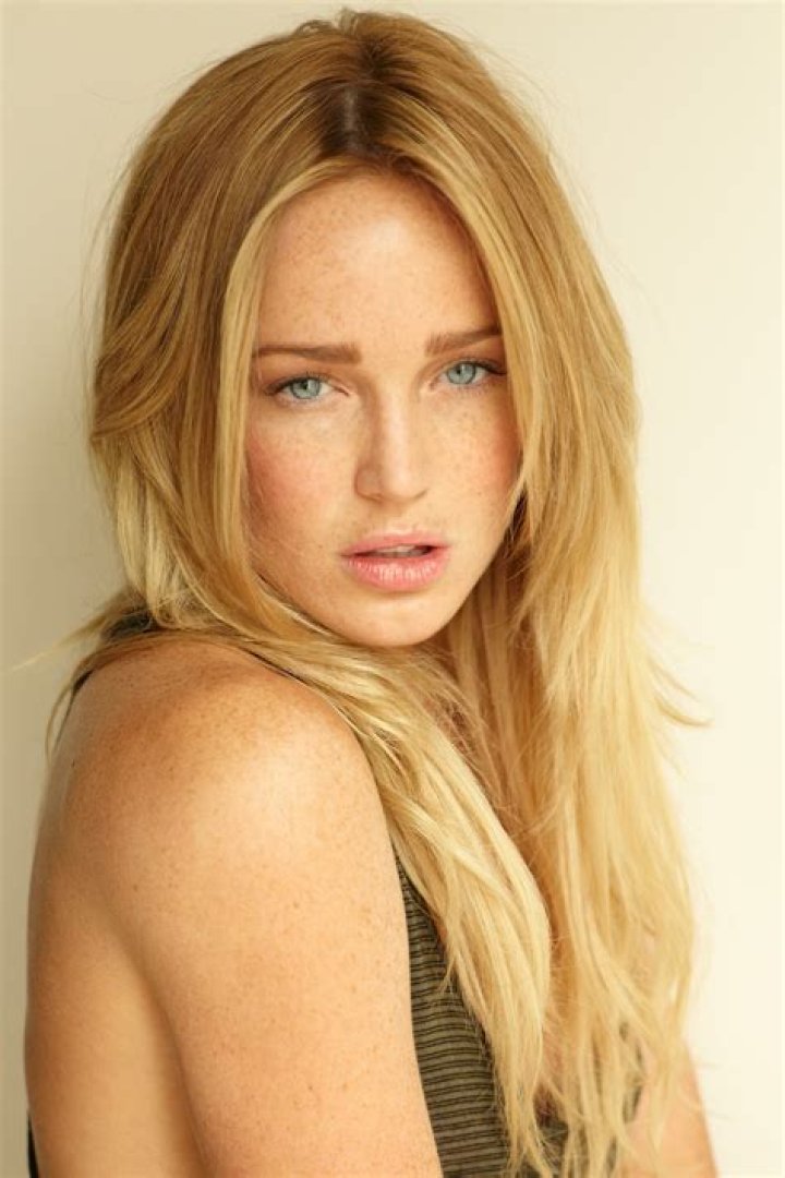Caity Lotz Height, Weight, Measurements, Bra Size, Shoe Size