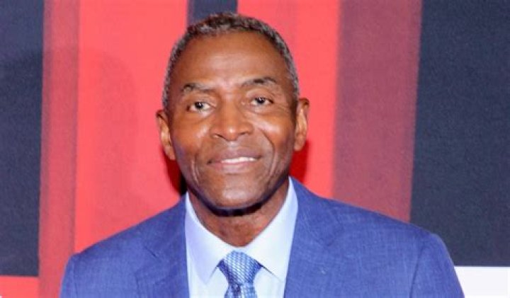 Carl Lumbly Net Worth