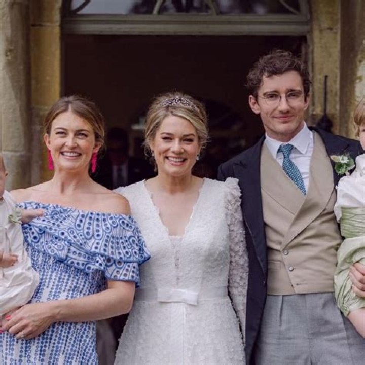 Caspar Jopling Bio, Wiki, Age, Height, Family, Wife, Arts, Salary, Son and Net Worth.