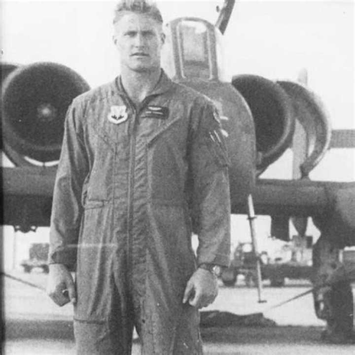 Chad Hennings Net Worth