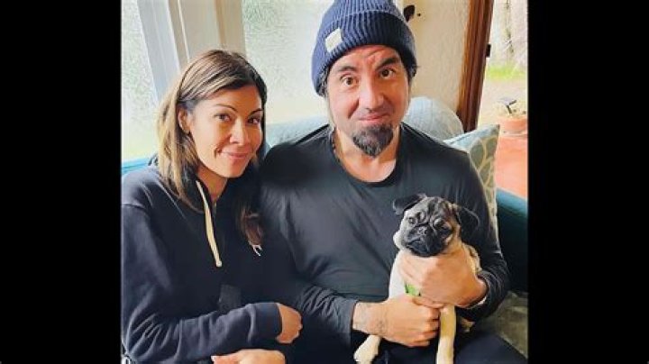 Chino Moreno Biography, Net Worth, Wife, Deftones, Tattoos, Age and Crosses