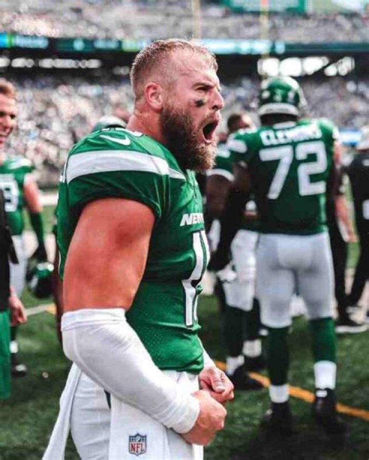 Chris Streveler Height, Weight, Net Worth, Age, Birthday, Wikipedia, Who, Nationality, Biography