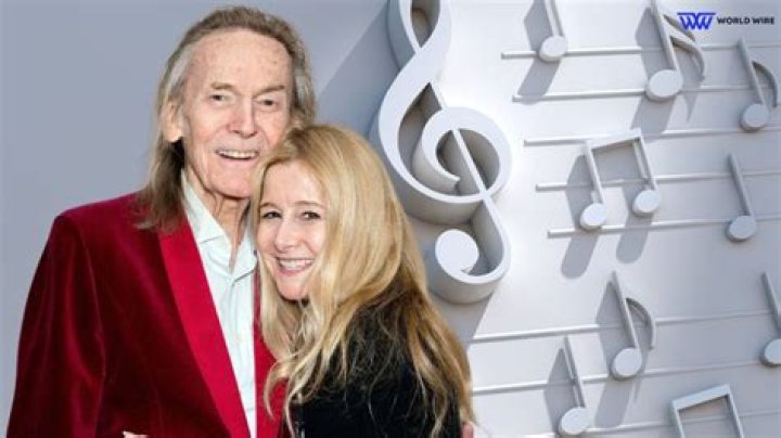 Colleen Wolfe (Host) Wiki, Bio, Age, Height, Weight, Spouse, Husband, Net Worth, Career, Family, Facts