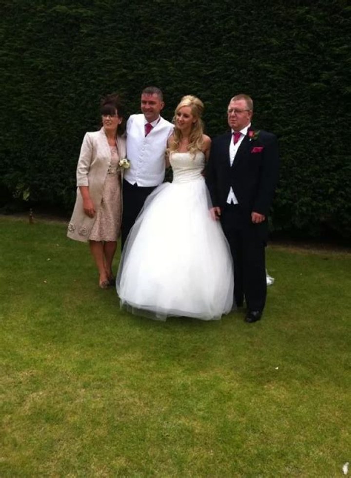 Danielle Calvert Net Worth