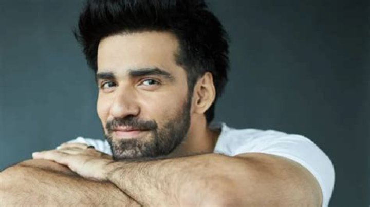 Deep Tiwary Height, Weight, Net Worth, Age, Birthday, Wikipedia, Who, Nationality, Biography