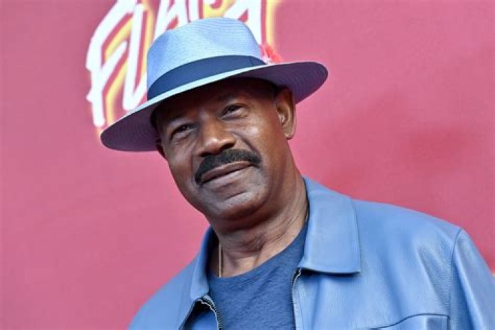 Dennis Haysbert Net Worth