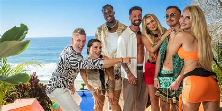 Derynn Paige Net Worth And Wiki: How Rich Is The Ex On The Beach Season 5 Cast?