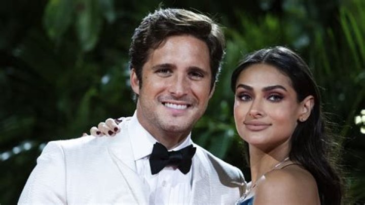 Diego Boneta Novia: Is He Dating A Girlfriend Or Married To Wife?
