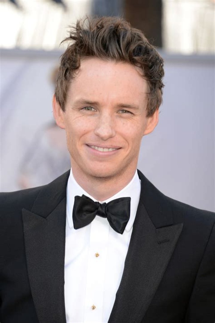 Eddie Redmayne Height, Weight, Body Measurements, Shoe Size