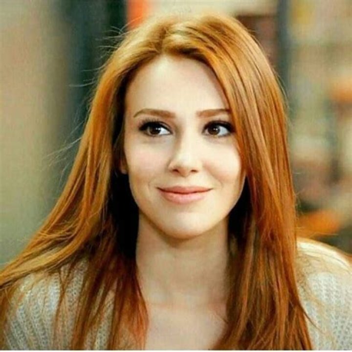 Elçin Sangu Height, Weight, Measurements, Bra Size, Shoe Size