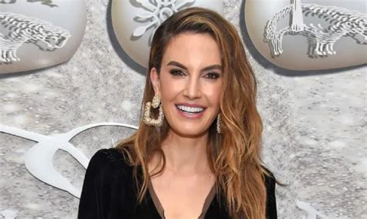 Elizabeth Chambers Net Worth