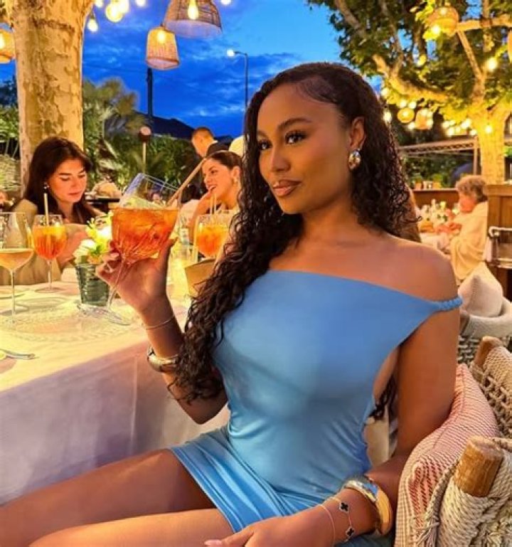 Ella Thomas Net Worth