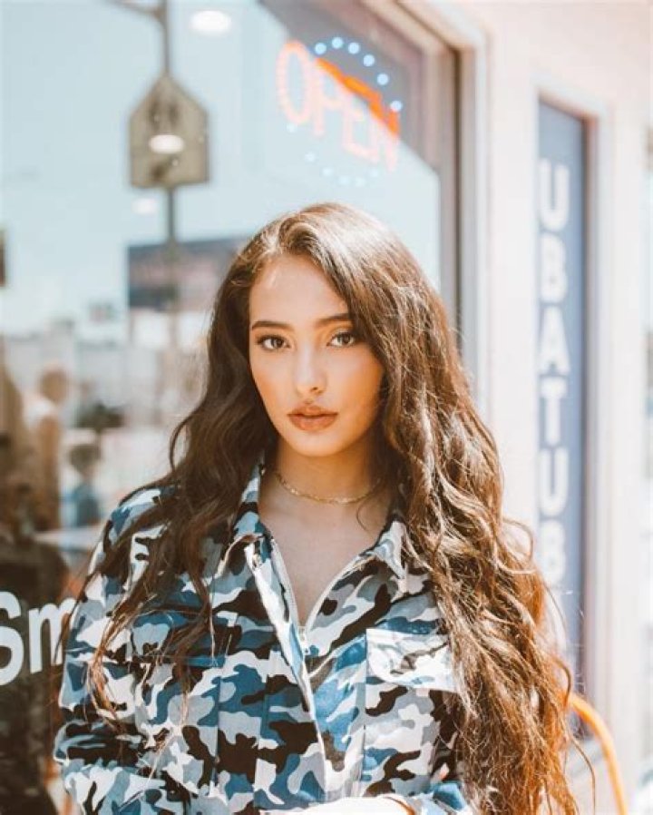 Faouzia Biography, Age, Wiki, Net worth, Real Name, Height, Boyfriend?