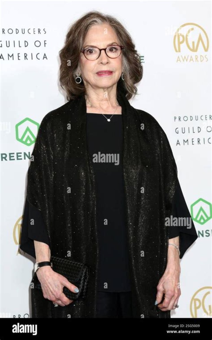 Gail Mutrux Net Worth