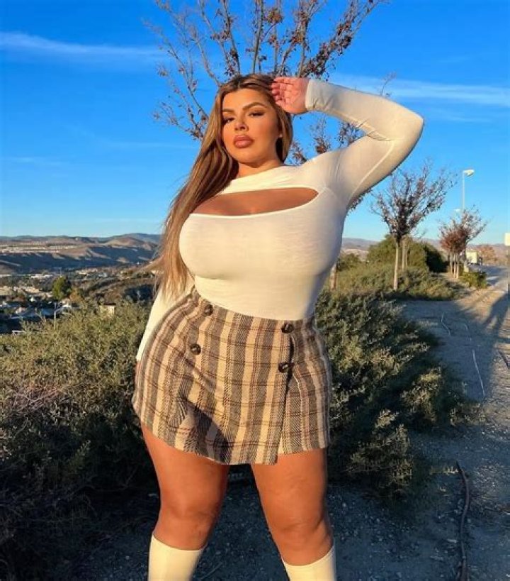 
Gloria Bella Height, Weight, Net Worth, Age, Wiki, Who, Instagram, Biography 