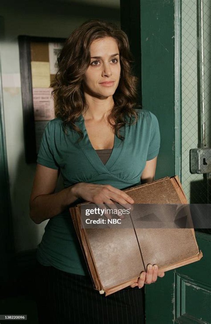 Guenia Lemos Net Worth