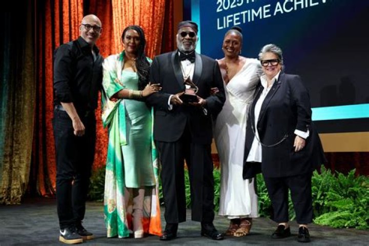 Harvey Mason Jr Biography, Songs, Height, Education, Family, Awards, Instagram