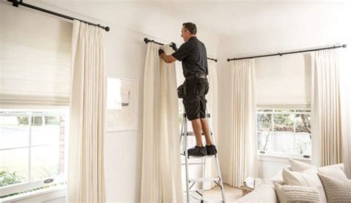How to install curtain rods