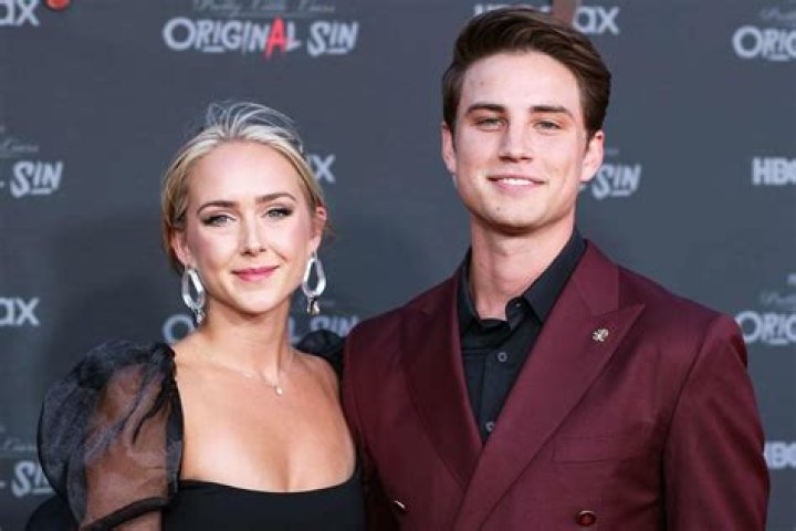 
Hunter Rowland Height, Net Worth, Age, Wiki, Who, Facts, Biography 