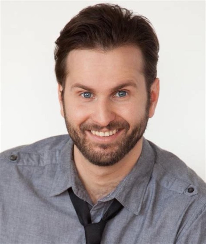 Ian Sinclair Net Worth