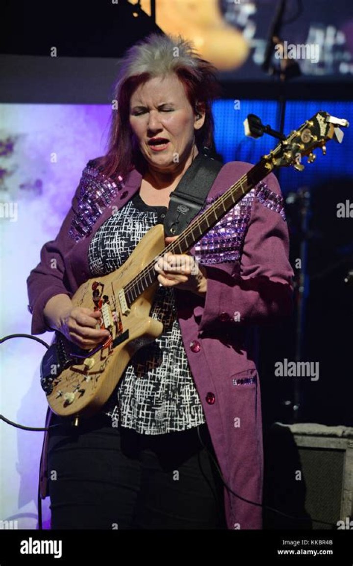 Jennifer Batten Net Worth