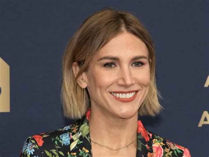 Jennifer Landon: Actress, Career & Net Worth