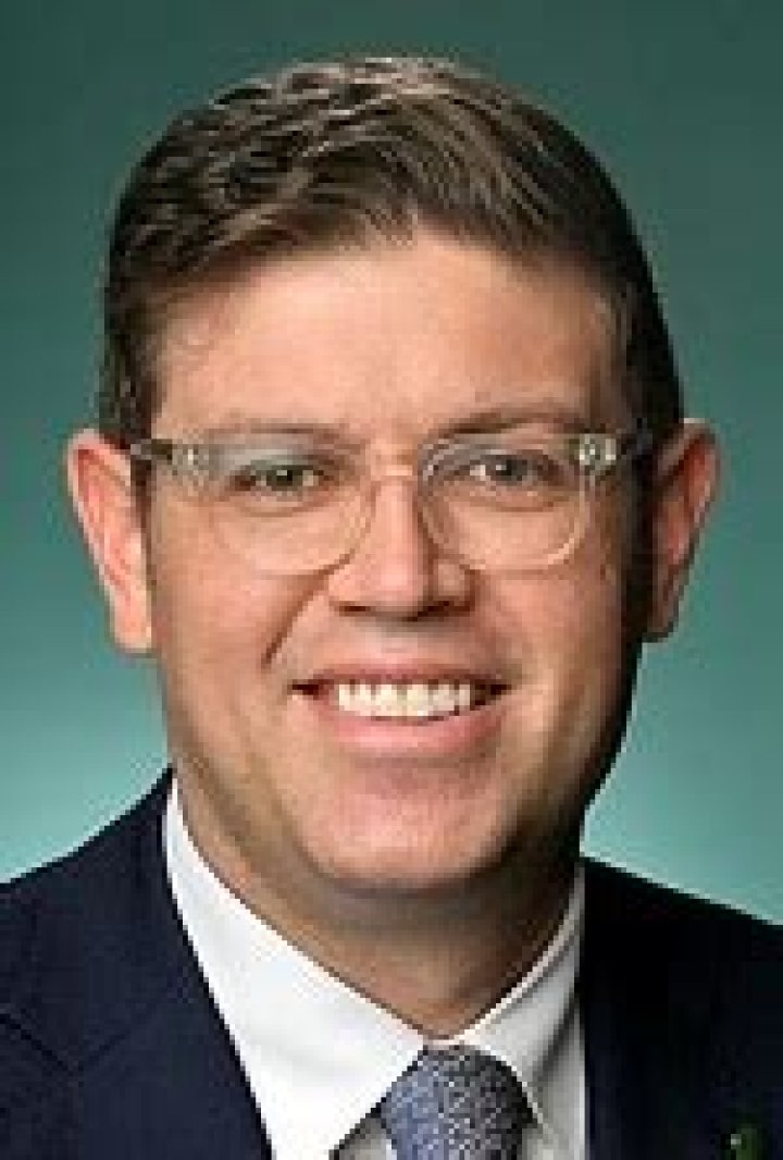 
Jerome Laxale Height, Weight, Net Worth, Age, Birthday, Wikipedia, Who, Nationality, Biography 