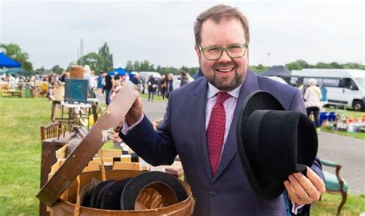 Jessica Forrester Auctioneer, Thomas Forrester Wife On Bargain Hunt