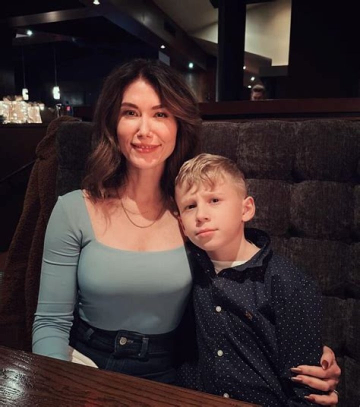 Jewel Staite Bio, Wiki, Age, Height, Family, Husband, Movies and Net Worth.