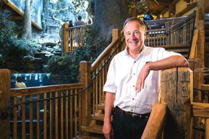 Johnny Morris Net Worth