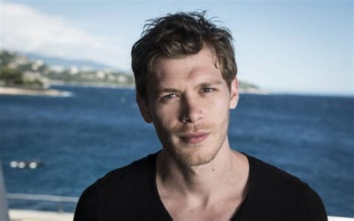 Joseph Morgan Height, Weight, Body Measurements, Shoe Size