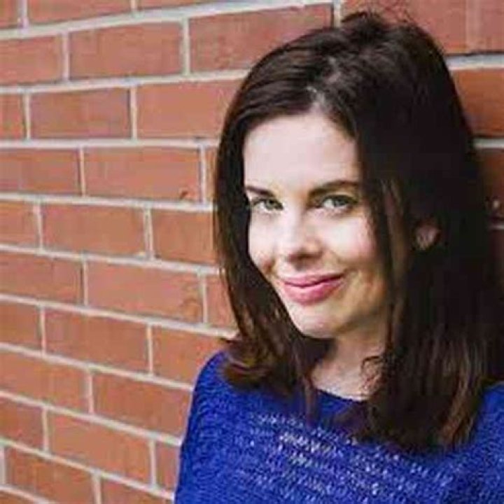 Julia Chantrey Net Worth